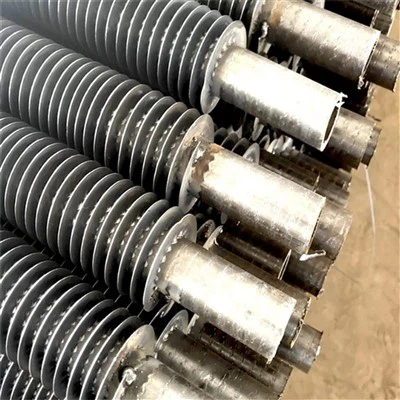 Tube à ailettes en spirale